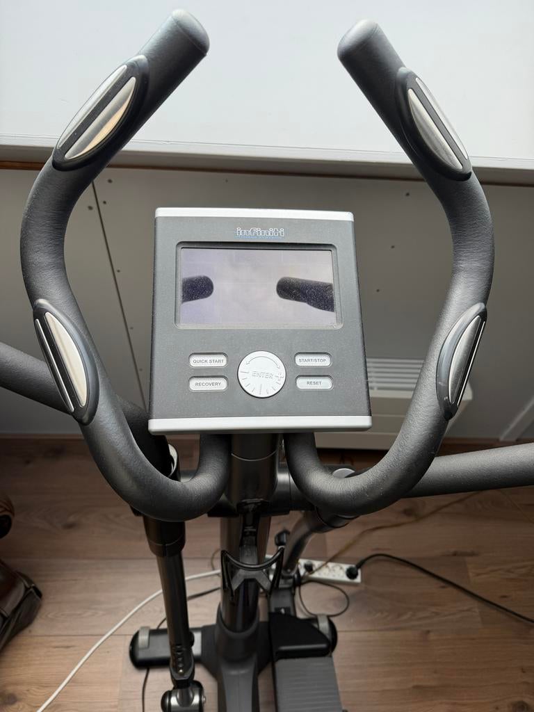Infiniti Crosstrainer, Sport en Fitness, Fitnessapparatuur, Gebruikt, Ophalen of Verzenden, Crosstrainer, Metaal