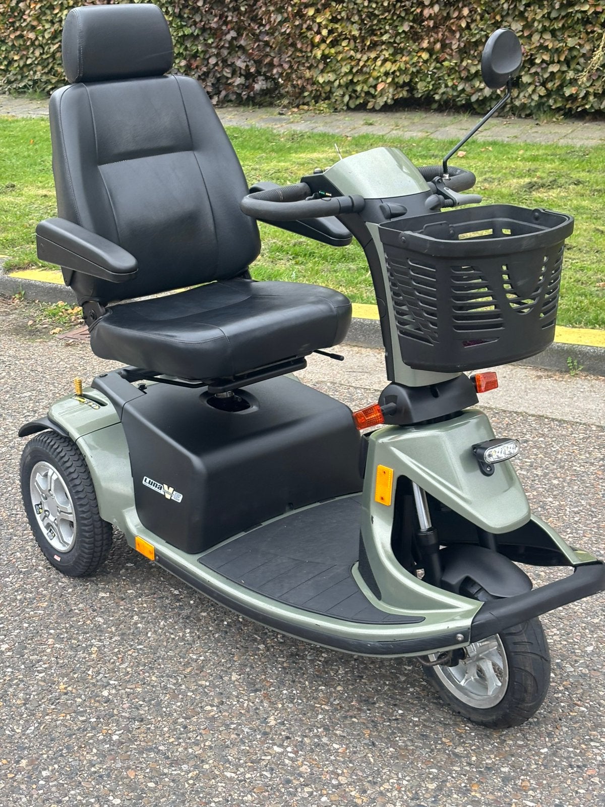 Super mooie Pride Scootmobiel nu €650,00 !, Pride, Meer info ☎️0️⃣6️⃣➖2️⃣0️⃣9️⃣0️⃣1️⃣0️⃣4️⃣0️⃣, Ophalen of Verzenden, Zo goed als nieuw