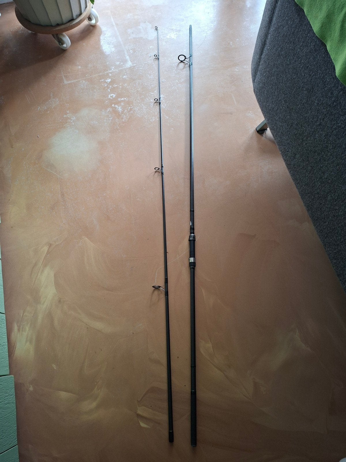 Majesti Carp vishengel met molen en tas, Ophalen, Gebruikt, Complete set
