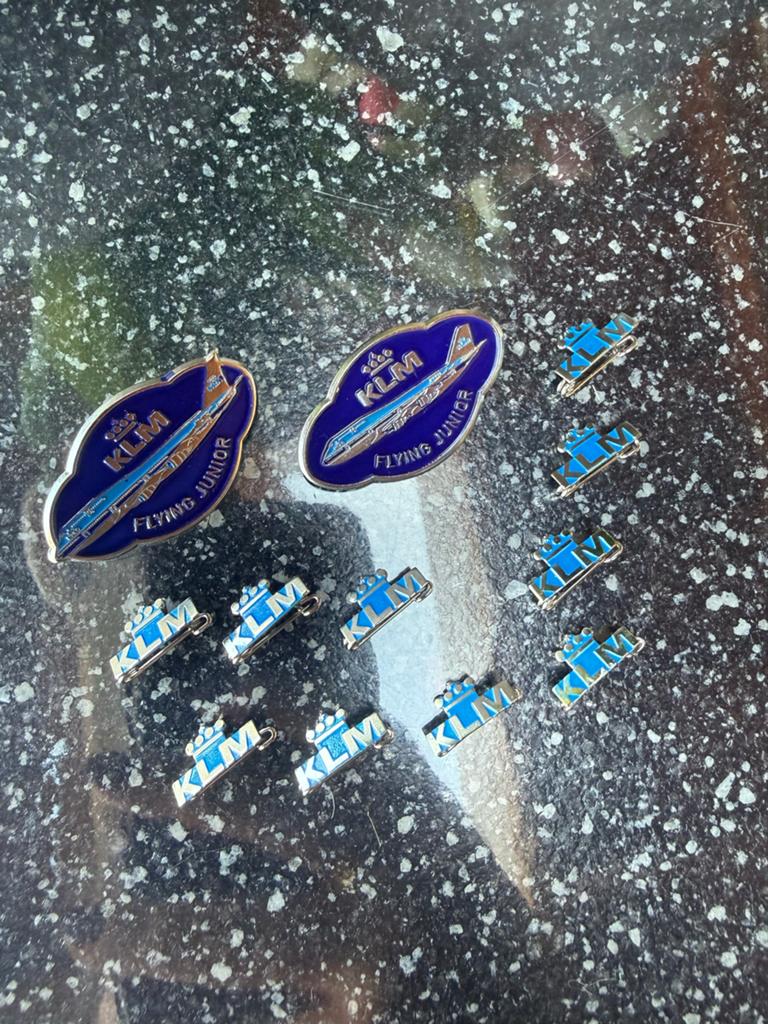 Diverse KLM speldjes, Verzamelen, Speldjes, Pins en Buttons, Ophalen of Verzenden, Gebruikt, Transport, Speldje of Pin