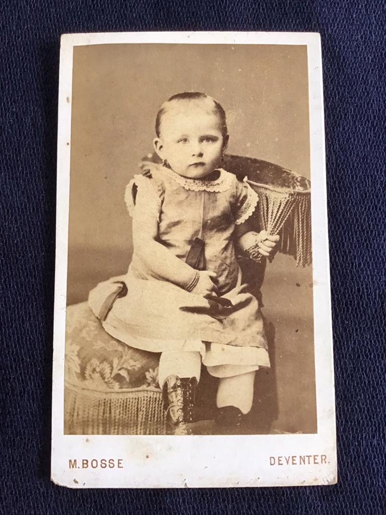 CDV, Kind, M. BOSSE, DEVENTER, Carte de Visite, Verzamelen, Gebruikt, Foto, Ophalen of Verzenden, Voor 1940