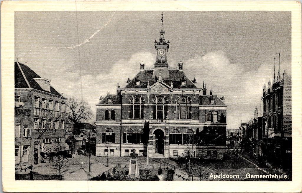 Het Gemeentehuis Apeldoorn - 3 ansichtkaarten vanaf 1928, Verzamelen, Verzenden, 1920 tot 1940, Gelopen, Gelderland