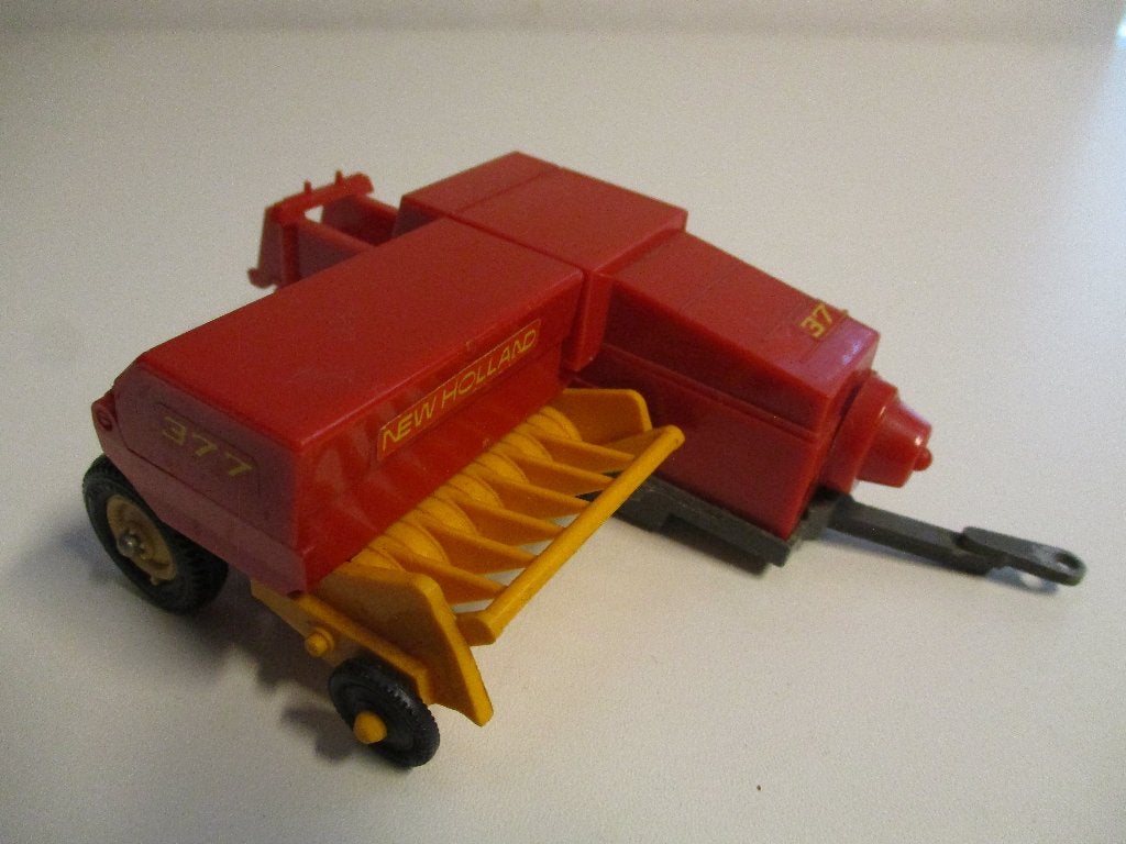 Britains New Holland 377 pers, Ophalen of Verzenden, Gebruikt, Tractor of Landbouw, Britains