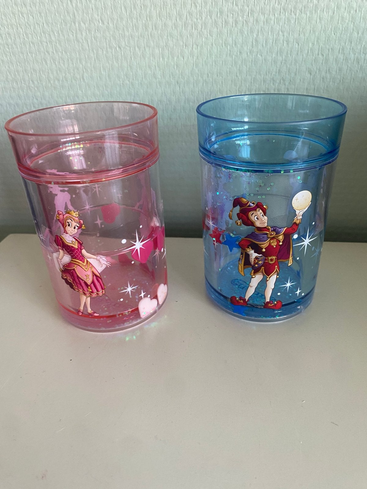 2 Efteling bekers met schud glitters - Pardoes en Pardijntje, Verzamelen, Efteling, Gebruikt, Gebruiksvoorwerp, Ophalen of Verzenden