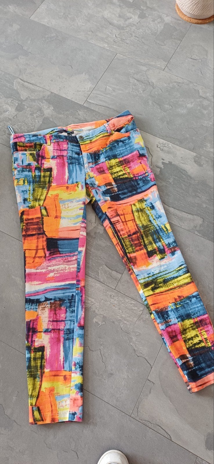 Tka fleurige broek van rainbow staat 42 meer 44/46 rekbaar, Kleding | Dames, Broeken en Pantalons, Ophalen of Verzenden, Zo goed als nieuw