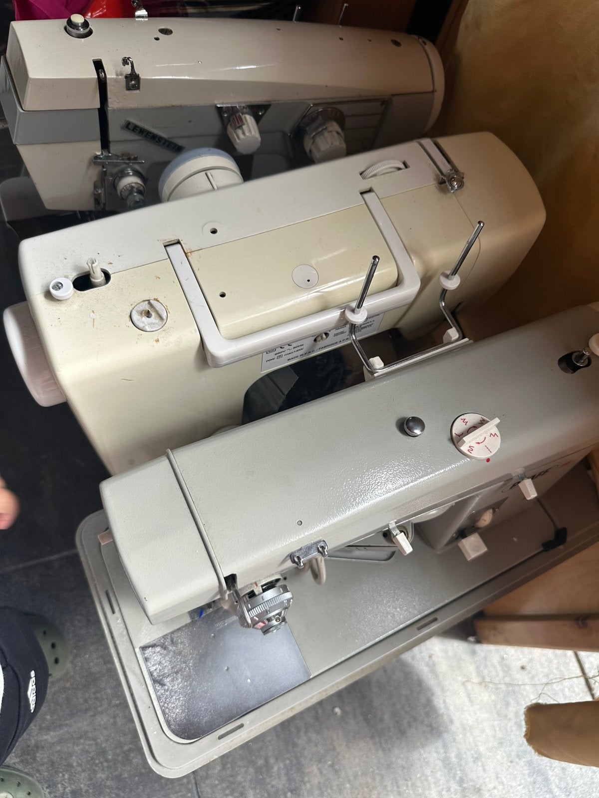 Antieke naaimachines voor de verzamelaar en onderdelen., Ophalen