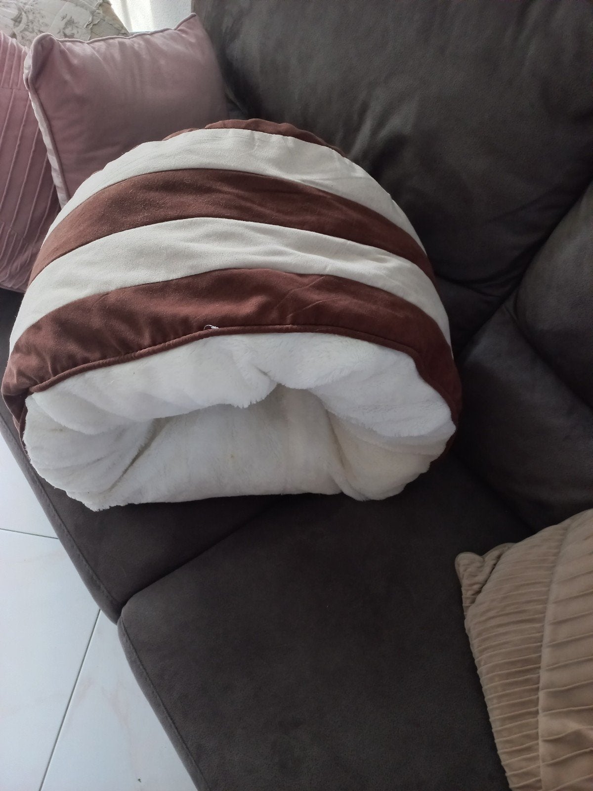 nog nieuwe heerlijke warme mand voor wat kleiner hondje, Ophalen of Verzenden, Zo goed als nieuw