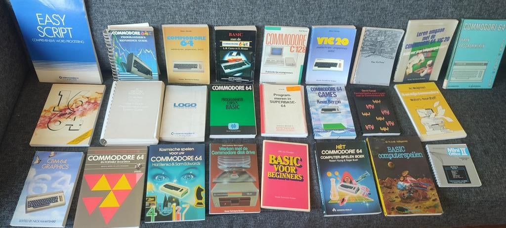 C64 C128 VIC-20 Basic, programmer etc. boeken, Computers en Software, Vintage Computers, Ophalen of Verzenden