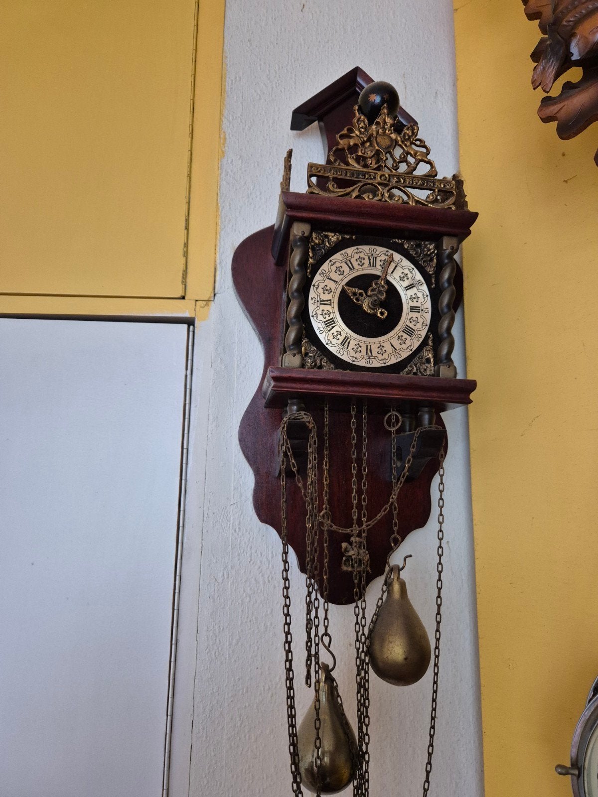 Antieke Wandklok met Gewichten - Decoratief en Functioneel, Ophalen