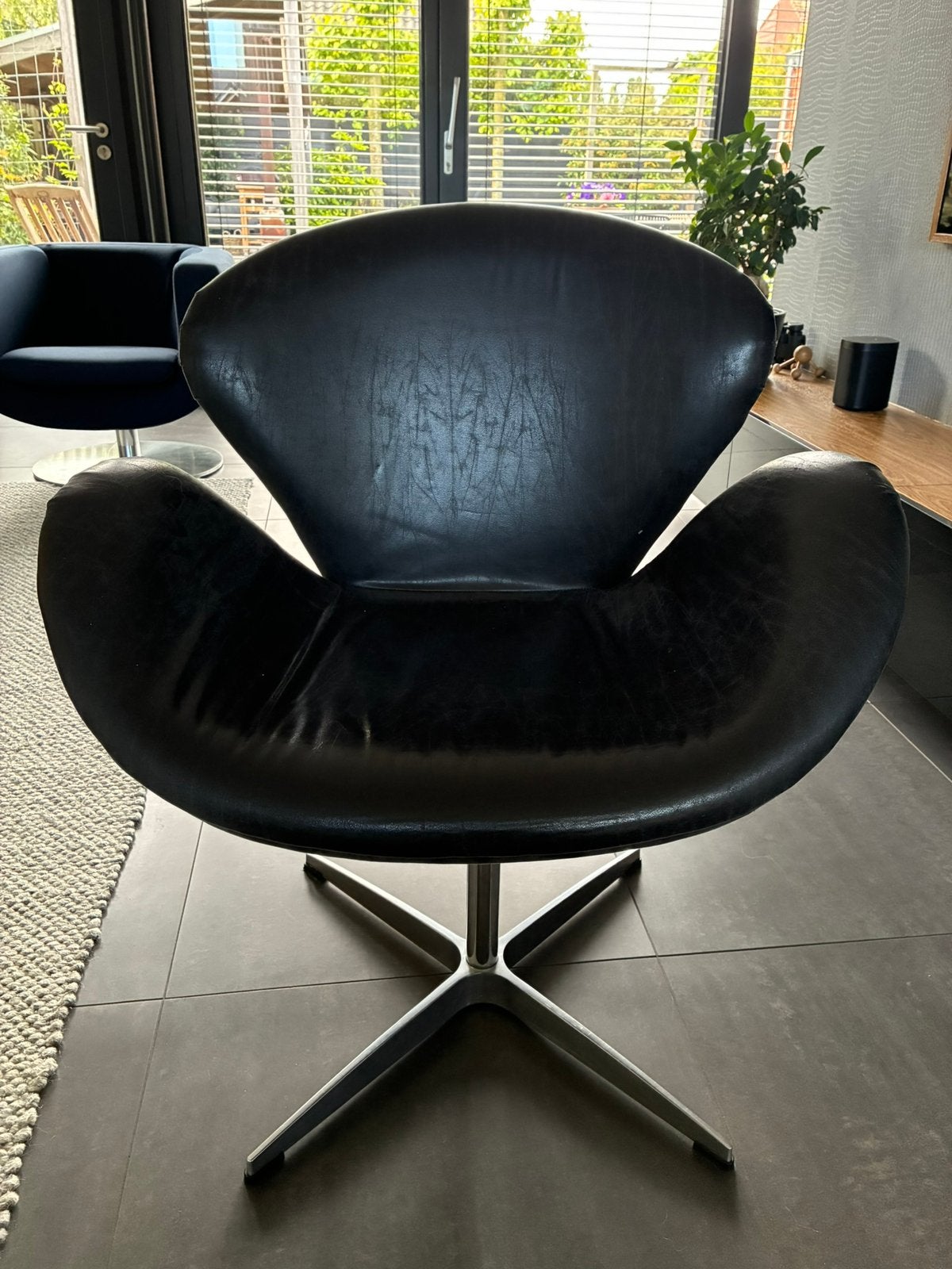 Swan stoelen 4 stuks van soepel zwart leer., Ophalen, Gebruikt, Zwart, Design