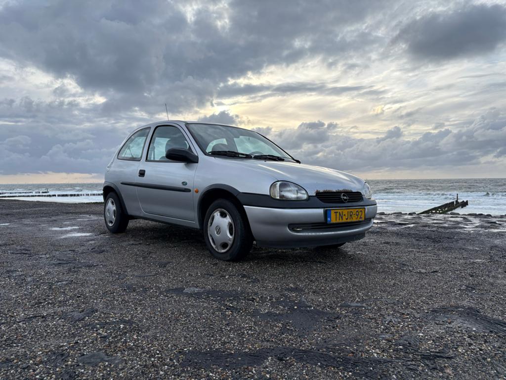 Opel Corsa 1.4i - AUTOMAAT, Auto's, 40 €/maand, 4 cilinders, 1389 cc, Origineel Nederlands
