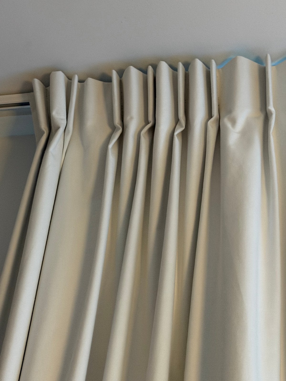 HEMA Amsterdam verduisterend gordijn wit (B240 cm x H200cm), Huis en Inrichting, Stoffering | Gordijnen en Lamellen, Overige merken
