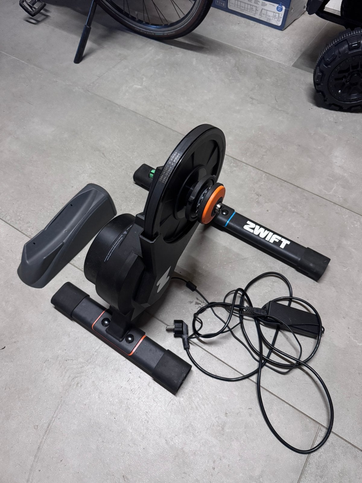 Zwift Hub incl Click & Cog, Ophalen, Zo goed als nieuw, Overige typen