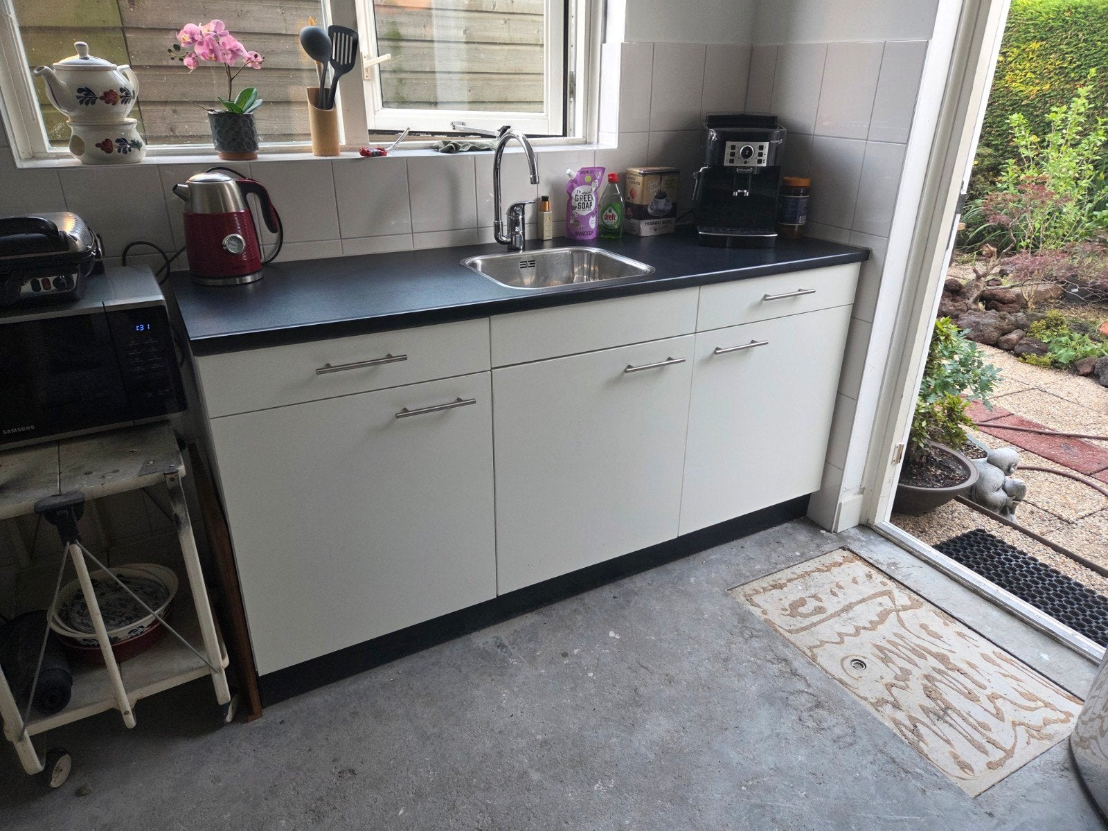 Compacte bruinzeel keuken met één bovenkast, Ophalen, Gebruikt, Wit, Enkelwandige keuken