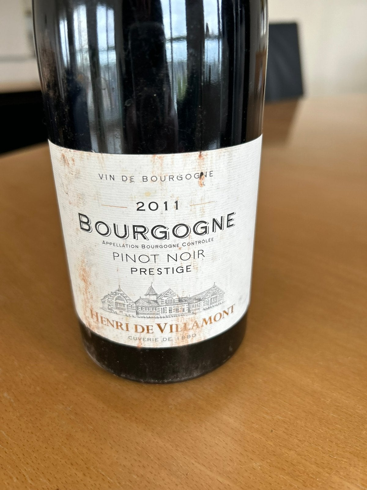 1 fles Bourgogne, pinot noir, Henri de Villamont 2011, Ophalen, Frankrijk, Zo goed als nieuw, Rode wijn