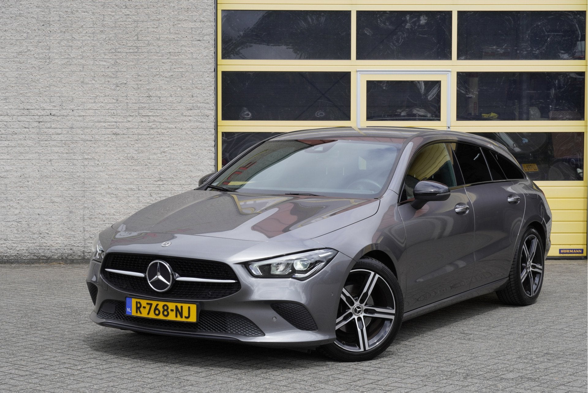 Mercedes-Benz CLA-Klasse Shooting Brake 180 Automaat! Luxury, Auto's, CLA, 136 pk, 4 cilinders, Leder en Stof