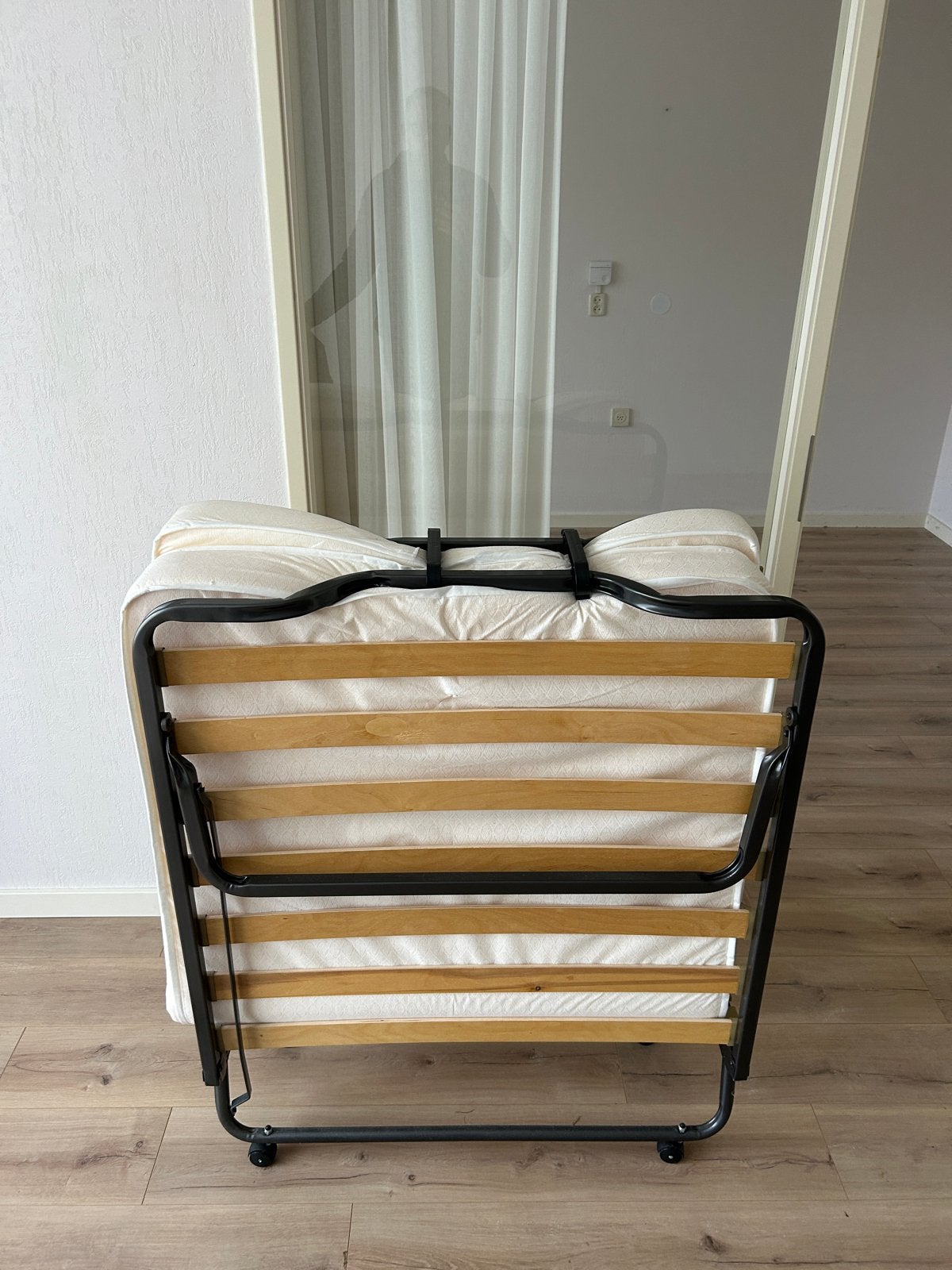 Opvouwbaar logeerbed met matras 90x 200, Ophalen, Gebruikt, Eenpersoons, Zwart