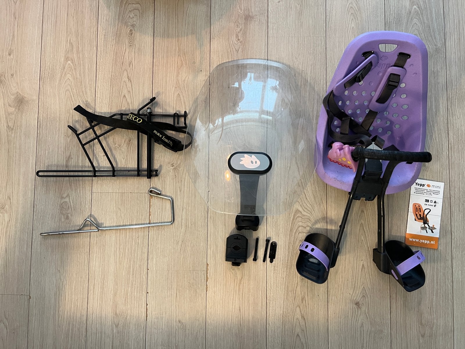 Yepp Mini Fietsstoeltje paars met windscherm en accessoires, Voorzitje, Ophalen of Verzenden, 0 t/m 13 kg, Gebruikt