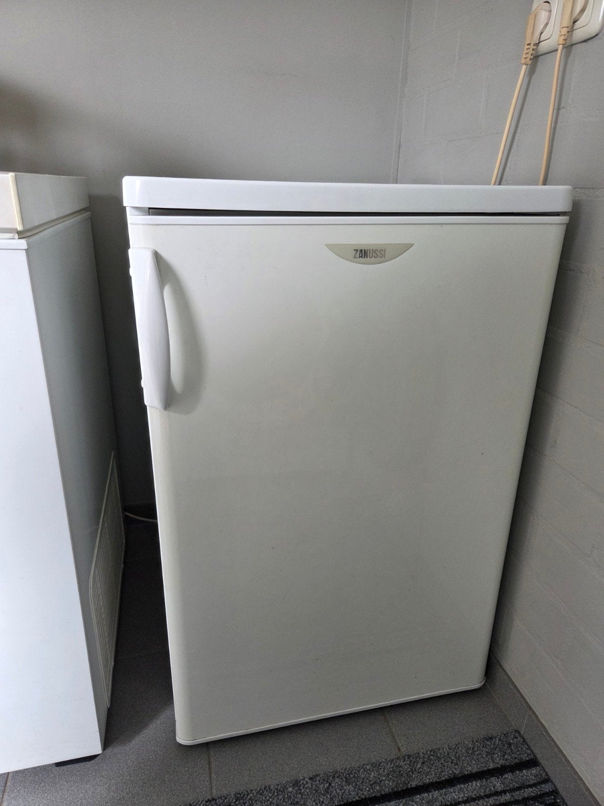 Zanussi Koelkast - Compact en Efficiënt, Witgoed en Apparatuur, Koelkasten en IJskasten, Gebruikt, Zonder vriesvak, 100 tot 150 liter