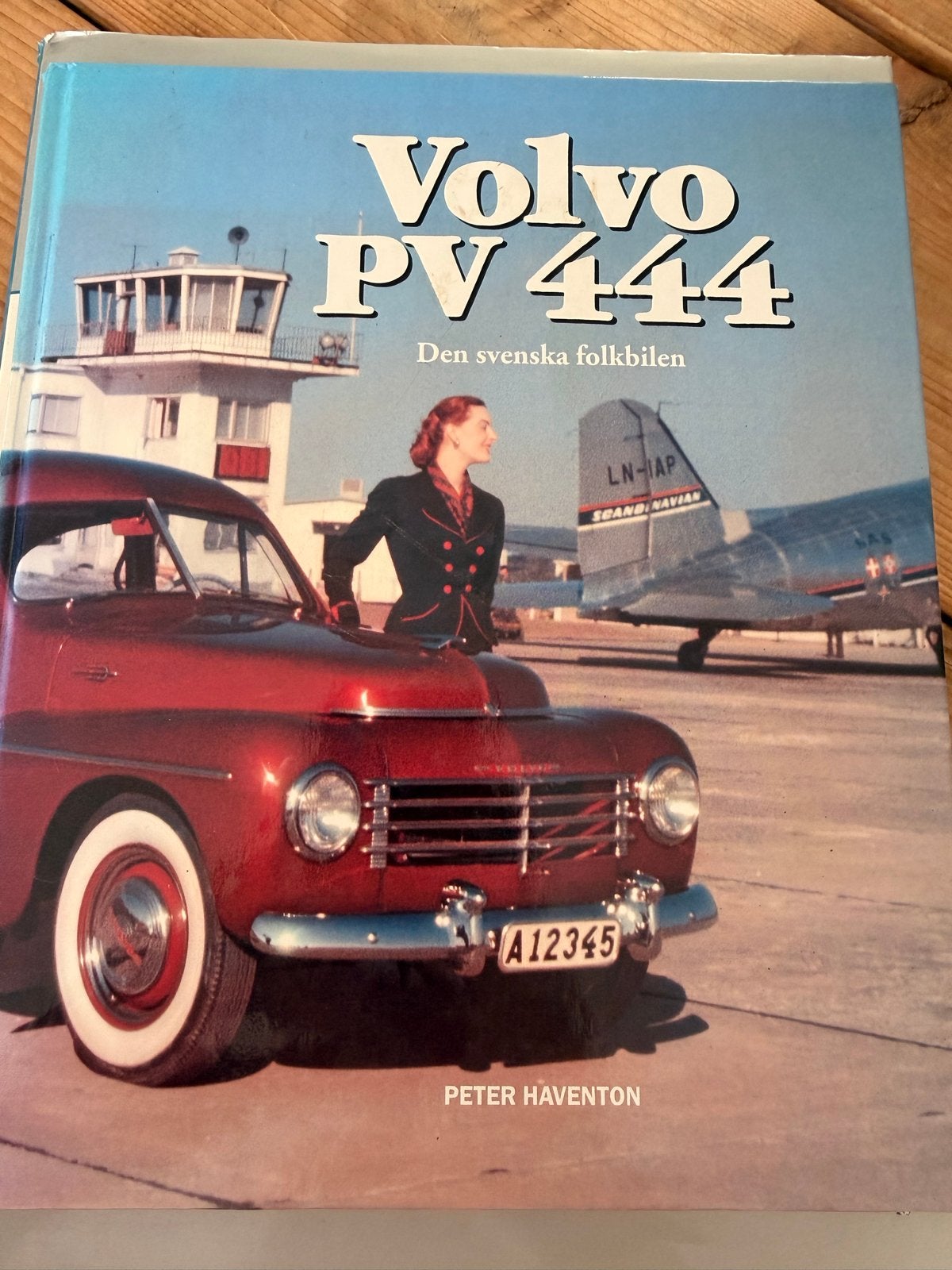 Boek: Volvo PV 444 - De Zweedse Volksauto, Ophalen of Verzenden, Zo goed als nieuw, Volvo