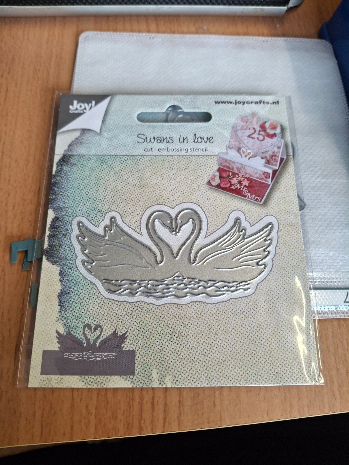 Joy! Crafts Snij- en Embossingmal Zwanen in Liefde, Ophalen of Verzenden, Nieuw, Gereedschap of Toebehoren