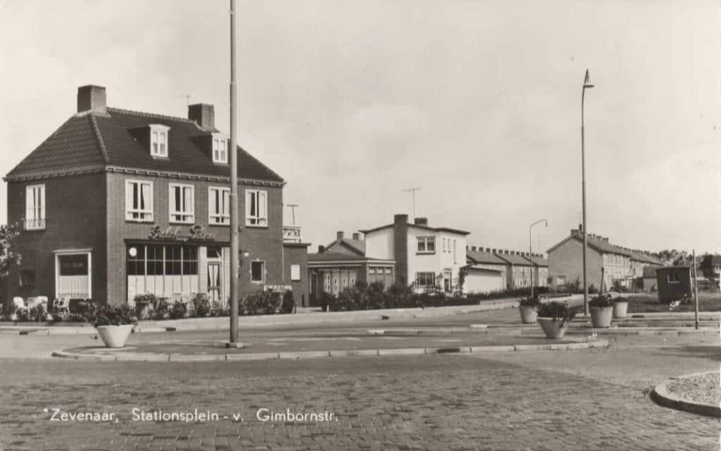 Zevenaar Stationsplein v. Gimbornstraat, Verzamelen, Verzenden, 1940 tot 1960, Gelopen, Gelderland