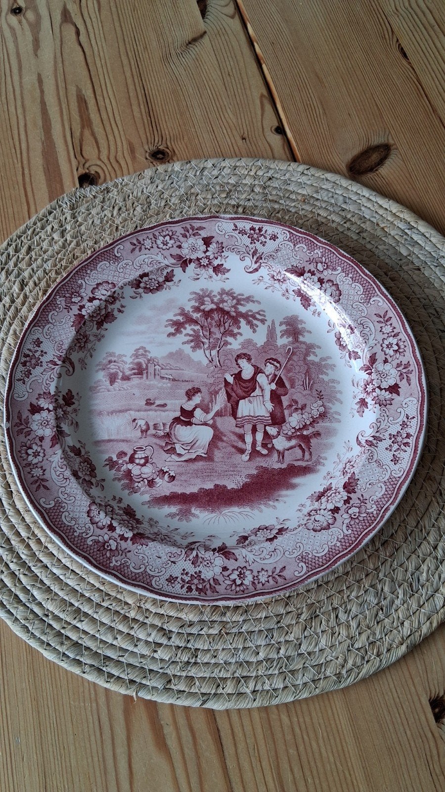 Antiek Petrus Regout 'Ruth & Boaz' bord, rood decor, Ophalen