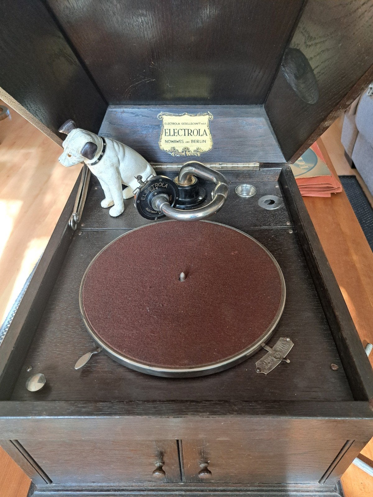 Antieke Electrola platenspeler, Ophalen
