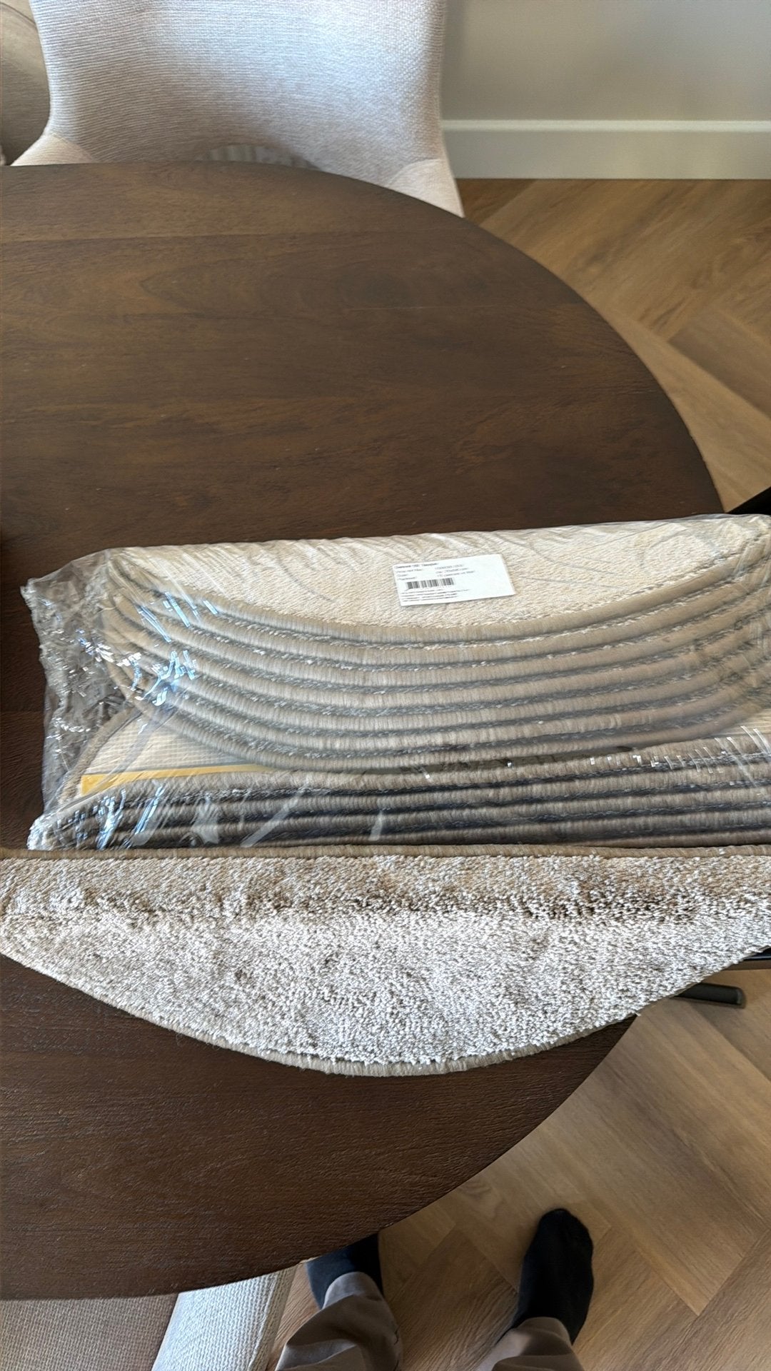 Nieuw: Zelfkevende taupe trapmatten, Ophalen of Verzenden, Zo goed als nieuw, Rechthoekig, 200 cm of meer