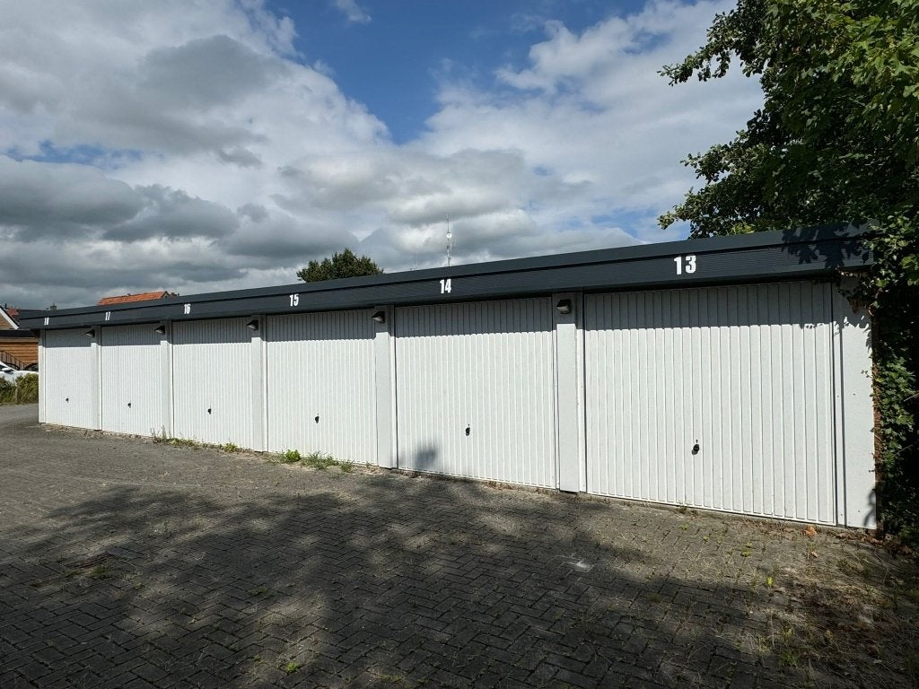 Garagebox (en) | Opslagruimte te huur in Drachten., Auto diversen
