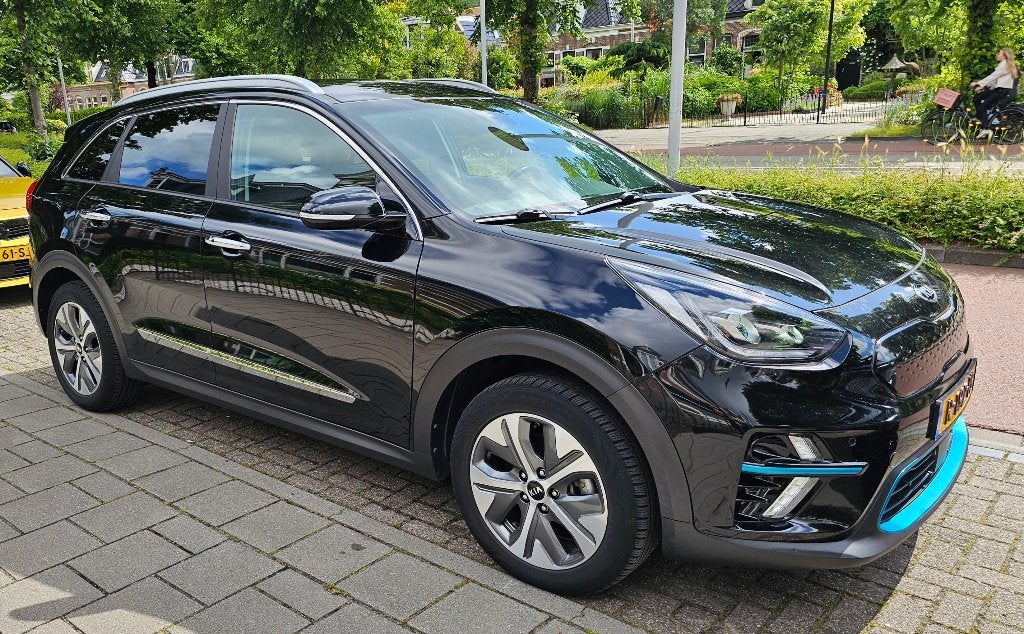 Kia E-Niro 204pk Aut 2022 Zwart Metallic Comfortabel en ruim, Auto's, Kia, Particulier, Niro, ABS, Achteruitrijcamera, Adaptive Cruise Control