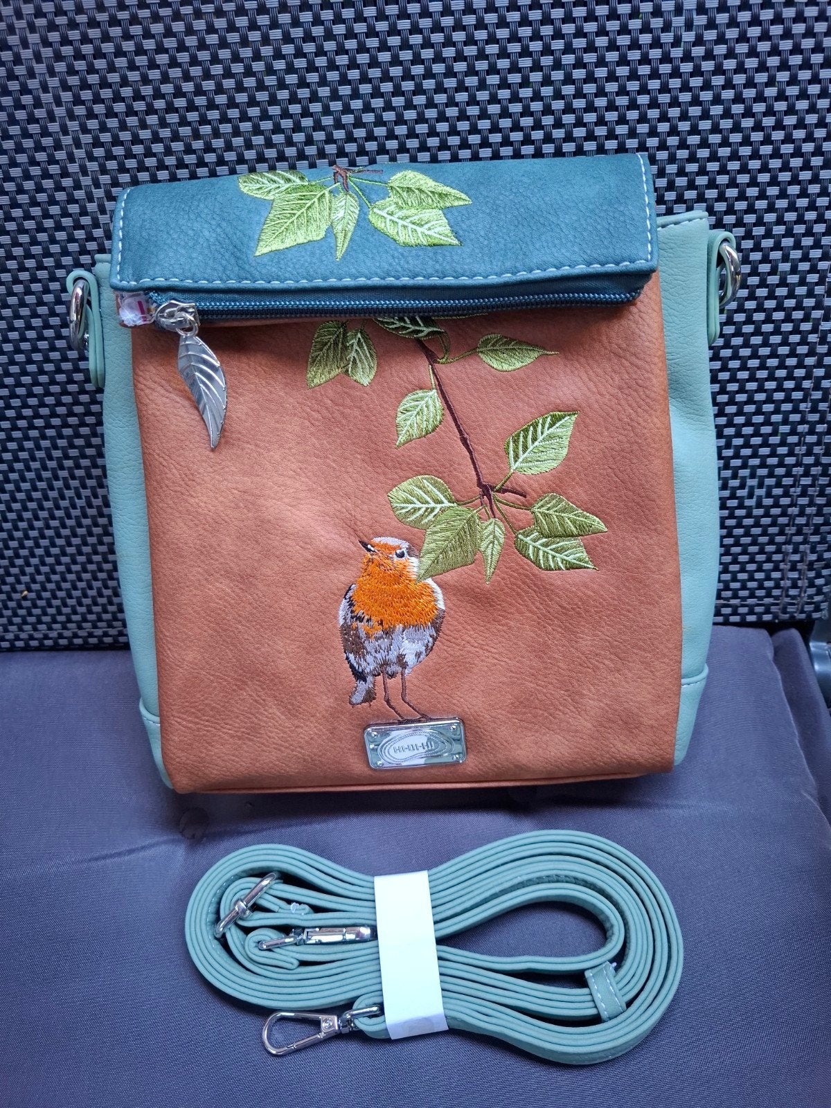 Nieuwe HI-DI-HI crossbody tas met Roodborstje, Sieraden, Tassen en Uiterlijk, Tassen | Damestassen, Ophalen of Verzenden, Nieuw