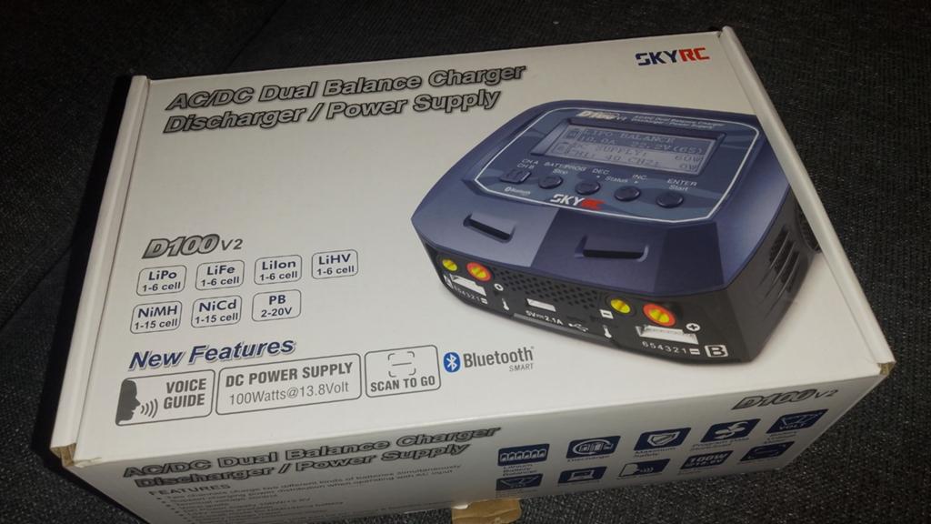 SkyRC Duo D100 V2 Smart charger, Hobby en Vrije tijd, Ophalen, Zo goed als nieuw