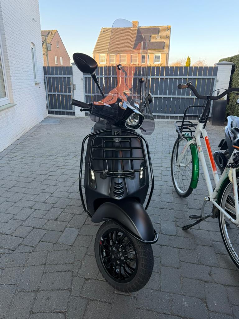 Vespa Sprint full option, Fietsen en Brommers, Scooters | Vespa, Zo goed als nieuw, Vespa S, Benzine, Ophalen