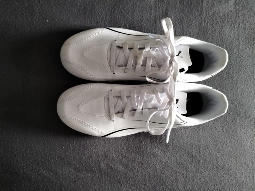 Nieuwe Puma voetbalschoenen maat 40, Maat XS of kleiner, Ophalen of Verzenden, Nieuw, Schoenen