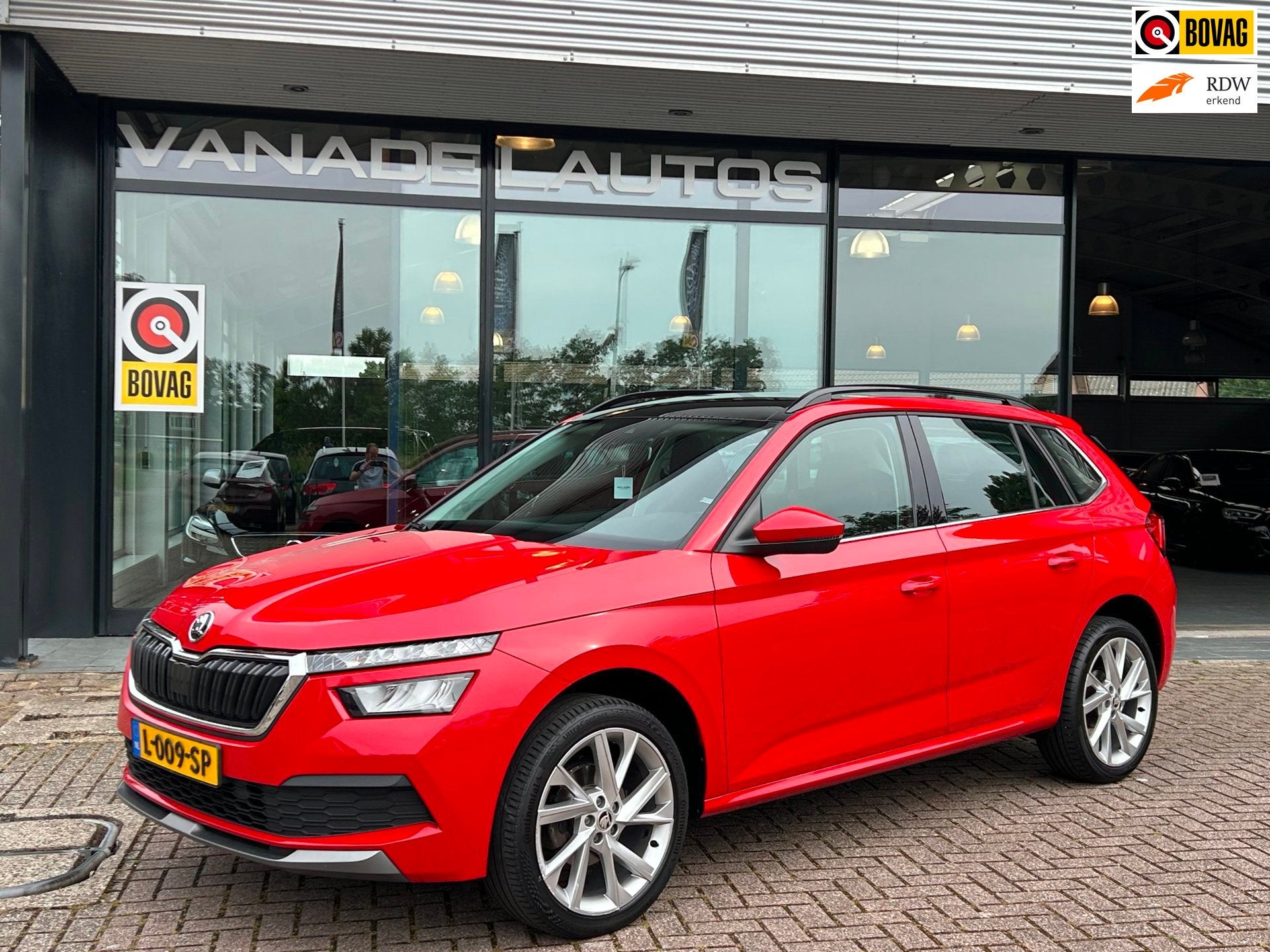 Skoda Kamiq 1.5 TSI ACT Sport Business Panorama App-Connect, Auto's, Voorwielaandrijving, Dealer onderhouden, Stof, 4 cilinders