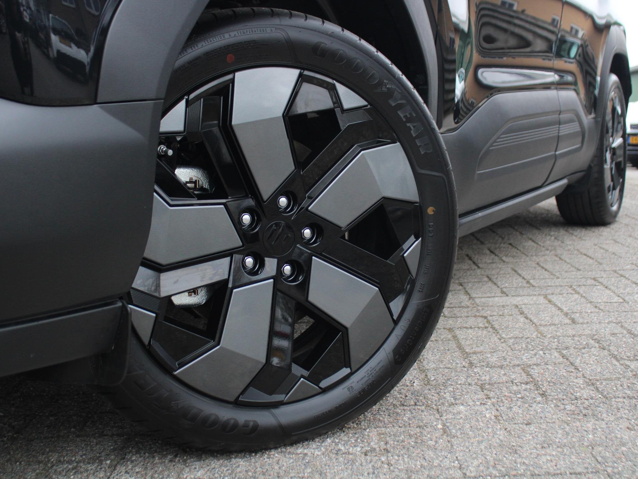 Suzuki e VITARA Style 61 kWh, 12 maanden, 750 kg, Leder en Stof, Zwart