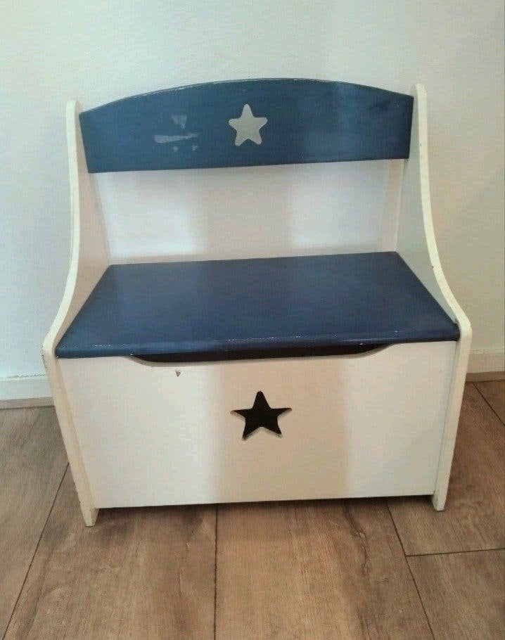 Kinderbankje met opbergruimte en sterdecoratie, Kinderen en Baby's, Kinderkamer | Tafels en Stoelen, Ophalen, Gebruikt, Stoel(en)