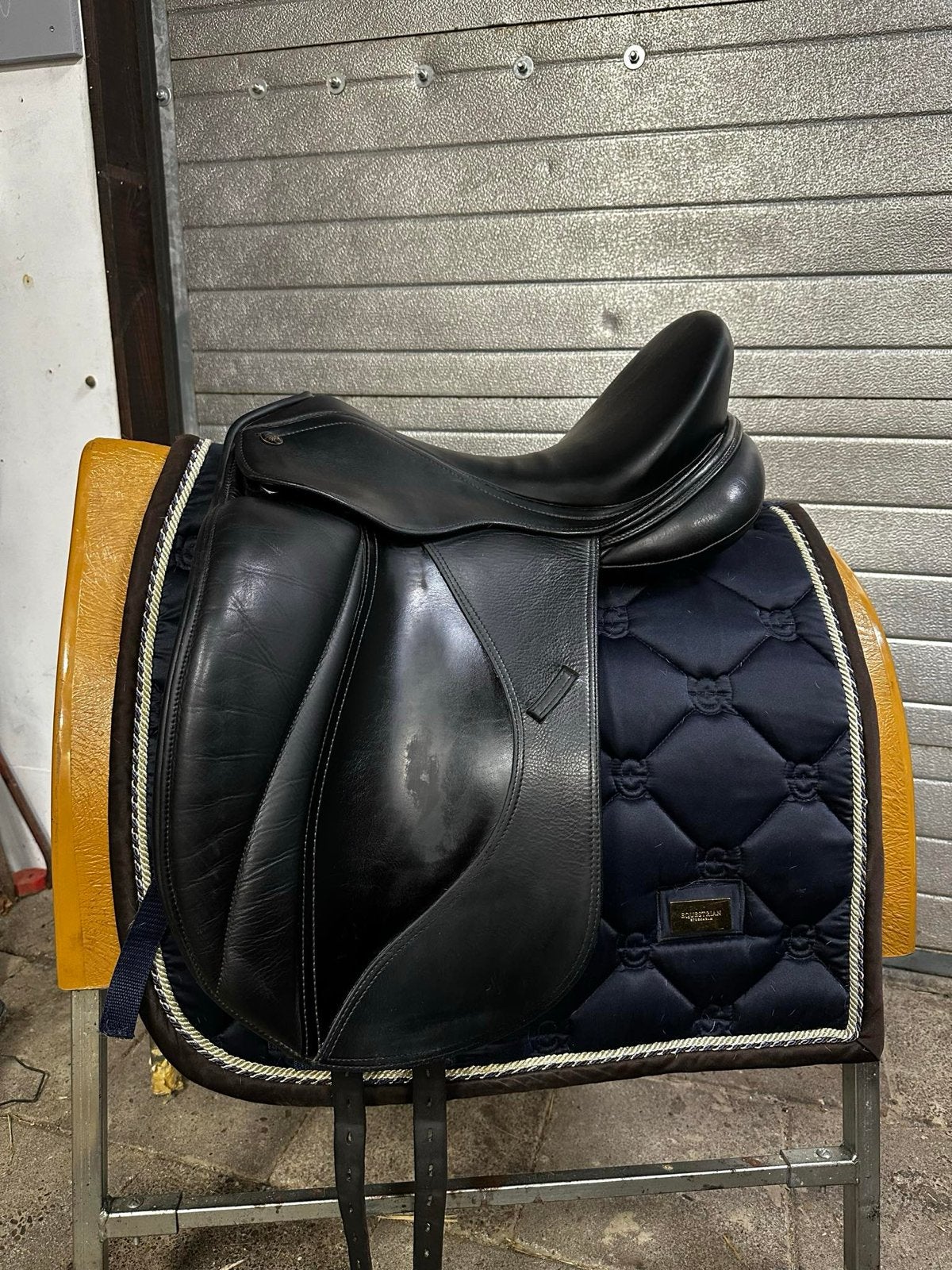 Macrider Olympic dressuur zadel 17,5 inch, Ophalen, Gebruikt, Dressuur