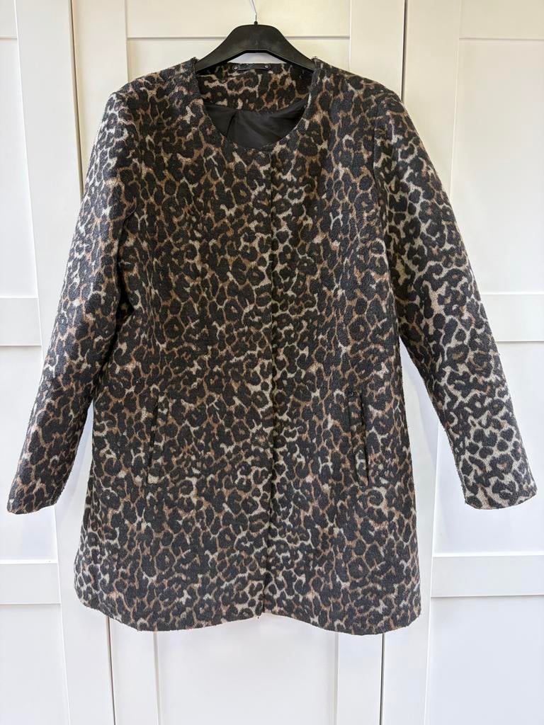 Leuke jas met luipaard print voor tussendoor, Ophalen of Verzenden, Gedragen, Maat 38/40 (M), Bruin
