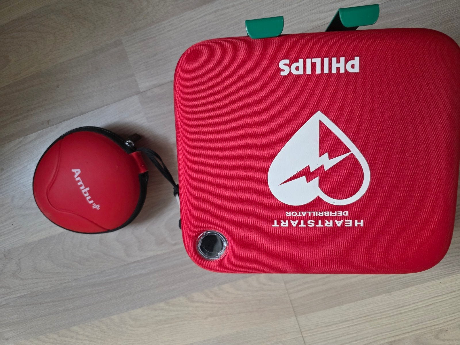 Philips Heartstart AED Defibrillator met toebehoren, Ophalen of Verzenden
