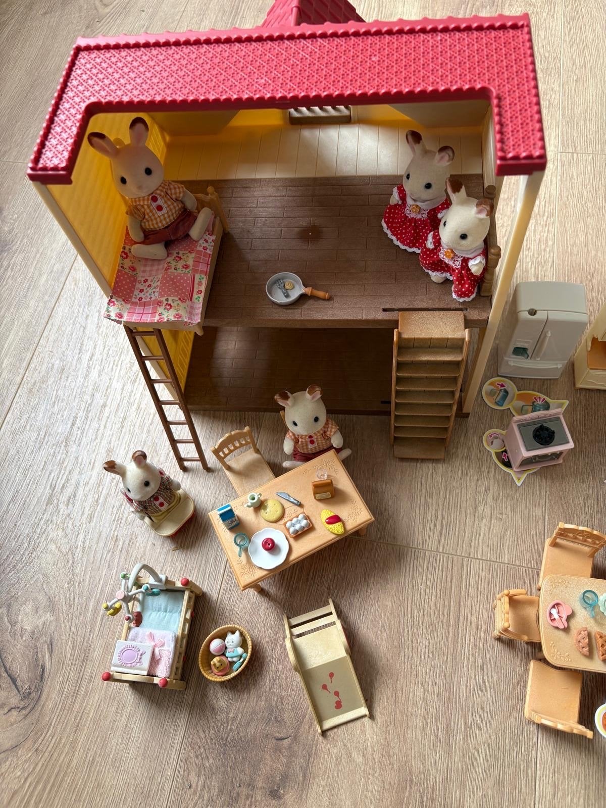 Sylvanian Families Poppenhuis met Meubels en Poppen, Kinderen en Baby's, Ophalen of Verzenden, Gebruikt, Poppenhuis