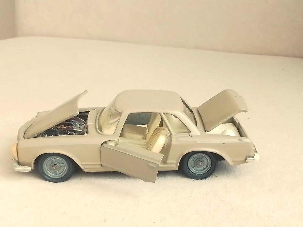 Mercedes-Benz 230SL Coupe Vatutin toy factory Kiev  ussr, Ophalen of Verzenden, Zo goed als nieuw, Auto, Overige merken