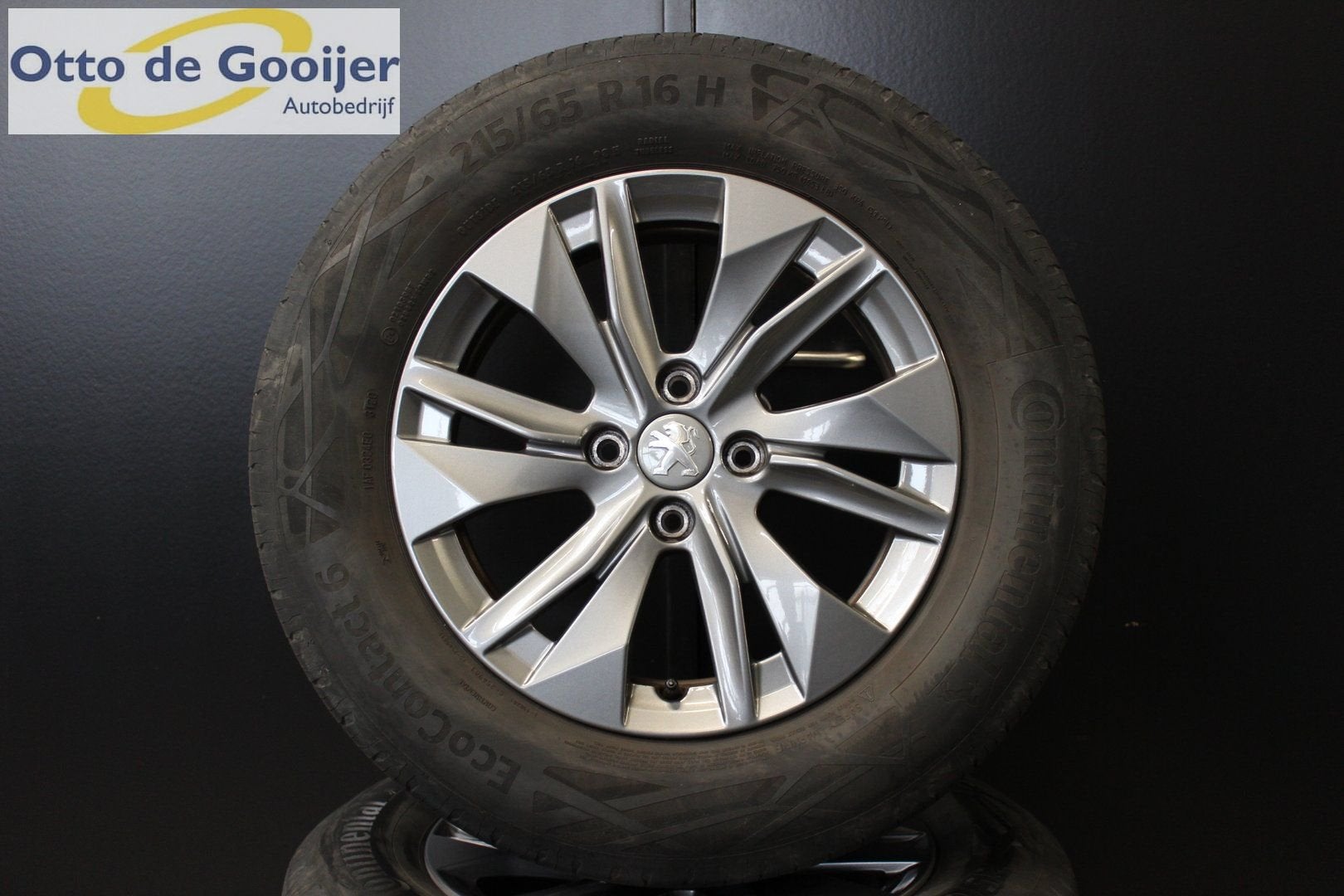 Originele Peugeot 2008 Velgen 16 Inch Zomerbanden Continenta, Auto-onderdelen, Ophalen, -, Banden en Velgen, Zomerbanden