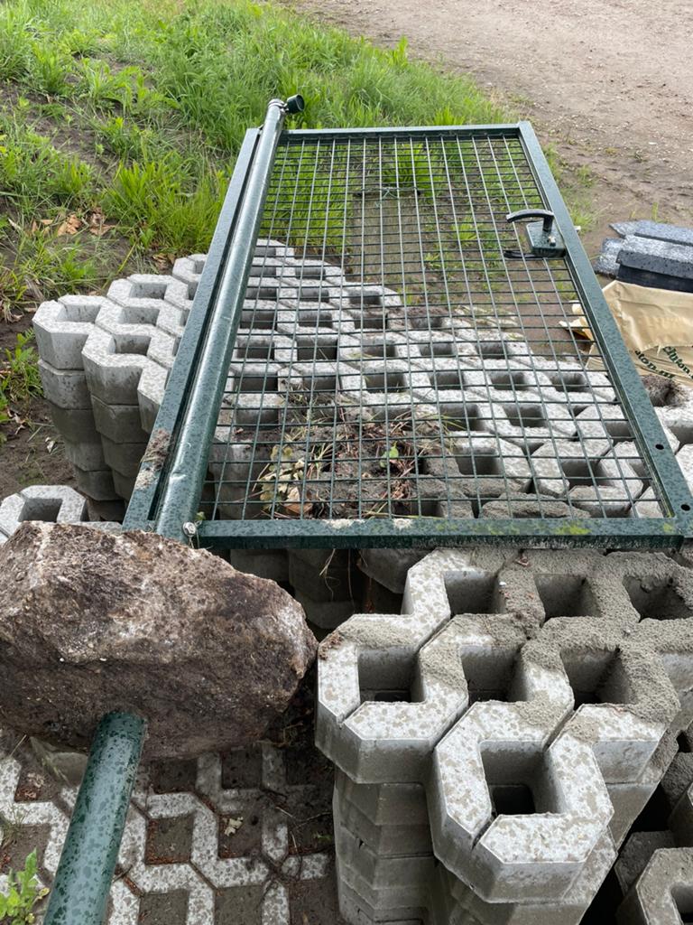 Groen metalen poort 172 x 93, Tuin en Terras, Tuinhekken en Hekwerk, Ophalen, Met poort, Gebruikt, Gaashekwerk