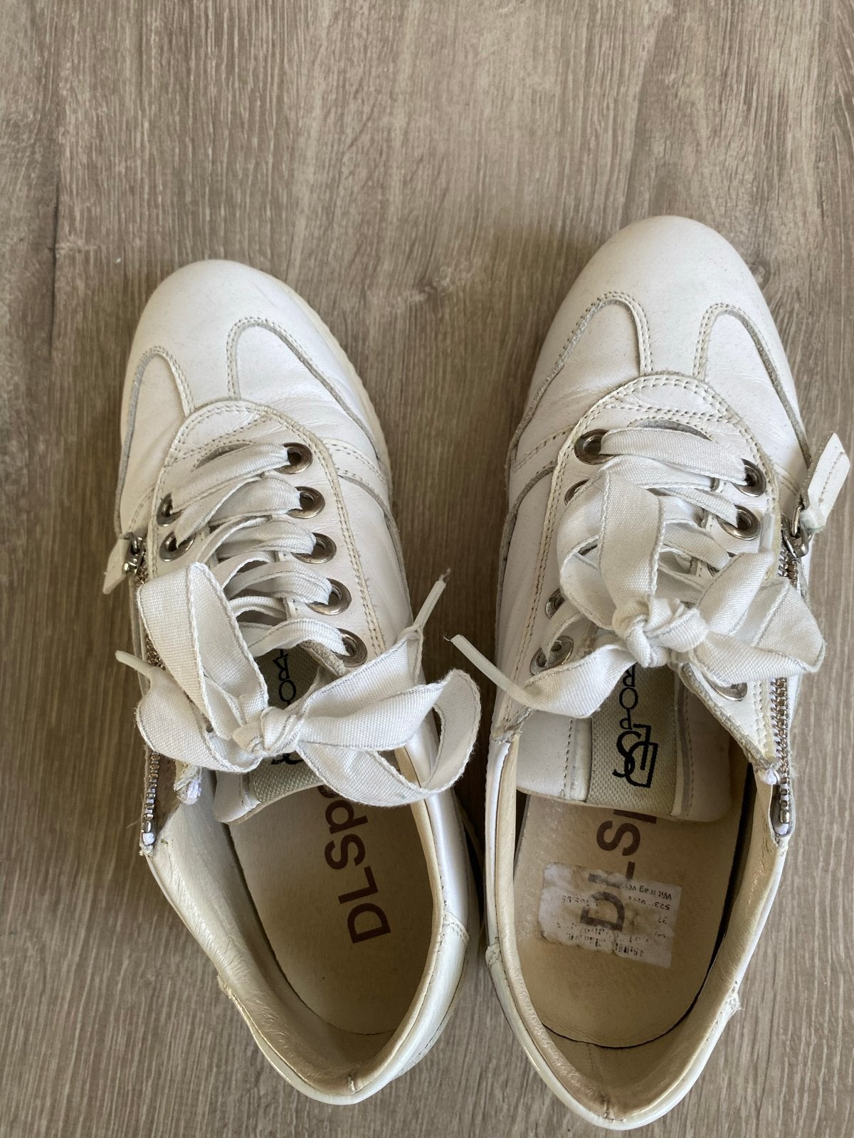 DL Sport witte leren sneakers met rits en strik maat 37, Ophalen of Verzenden, Gedragen, Wit, Sneakers of Gympen