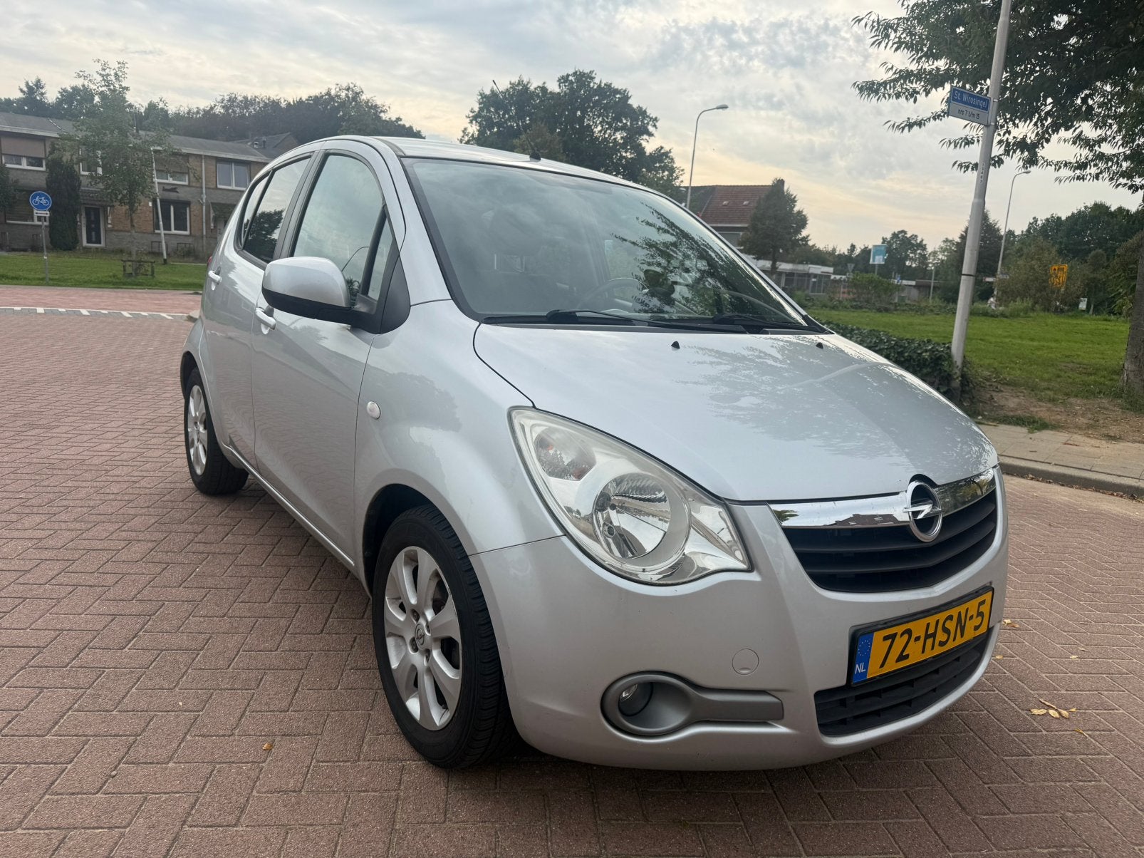 Opel Agila 1.2 16V Enjoy Airco 2009 102.000 Km Nap Apk 10/27, Voorwielaandrijving, Stof, 40 €/maand, 4 cilinders