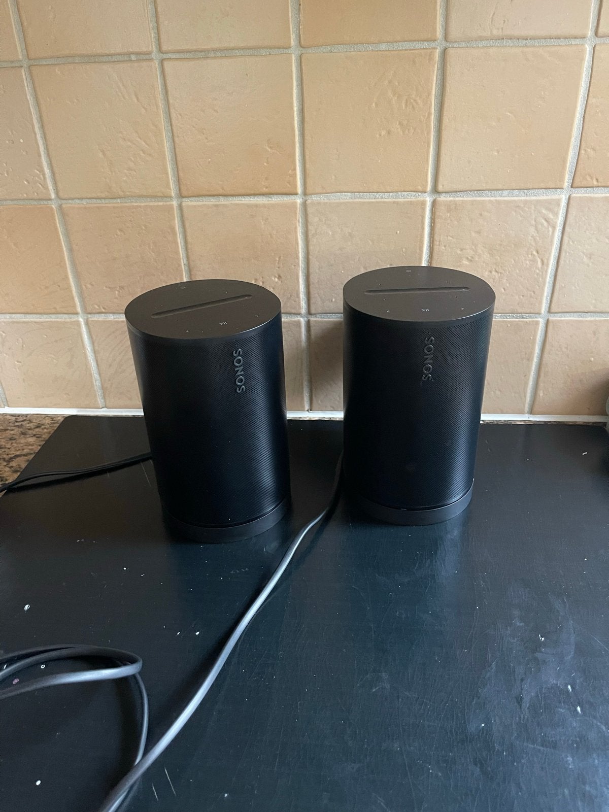 2 Sonos Era 100 met originele Sonos muurbeugels, Slimme speaker, Inclusief muurbeugels, Ophalen of Verzenden, Zo goed als nieuw