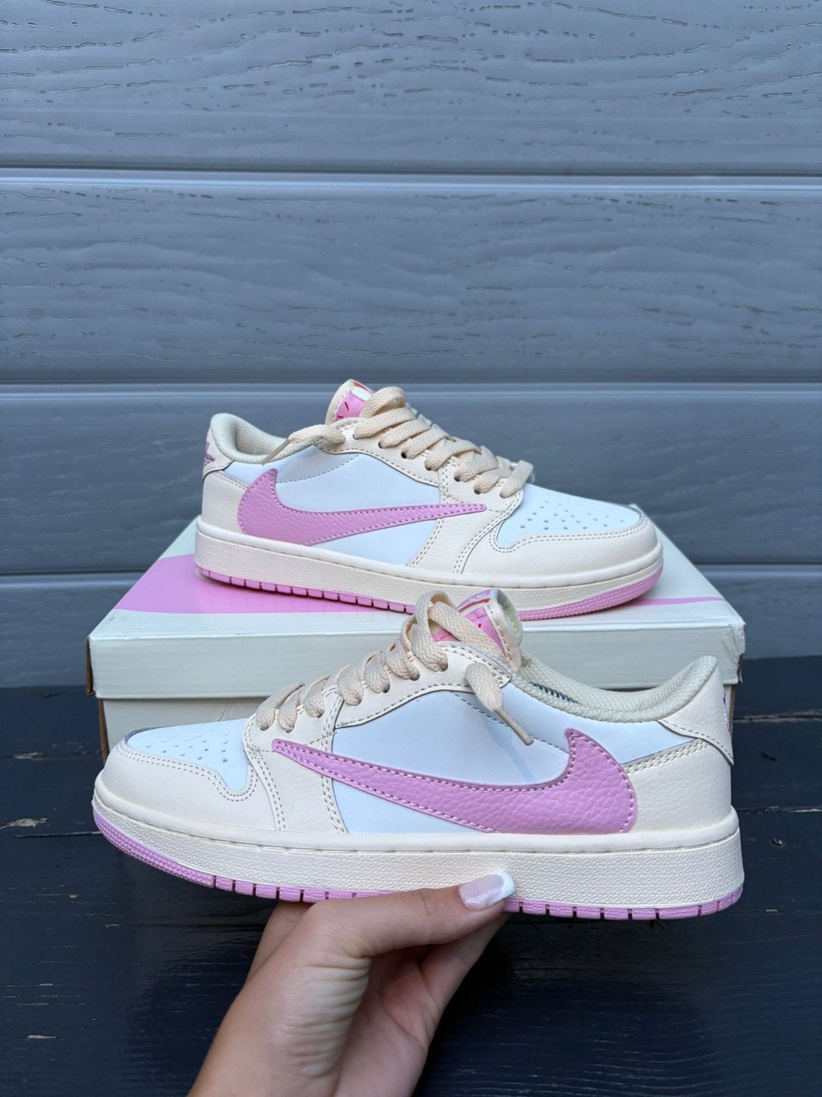 Nike jordan 1 travis scott shy pink sneakers roze/wit/beige., Ophalen of Verzenden, Zo goed als nieuw, Roze, Sneakers of Gympen