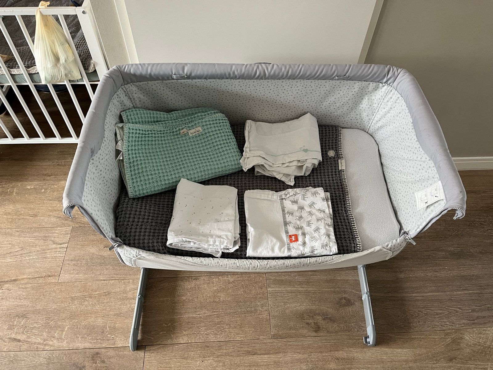 Chicco Next2Me cosleeper + compleet beddengoedpakket, Ophalen, Gebruikt, Wieg